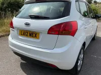 Used Kia Venga 125 HP (91 kW) 2012 White Hatchback