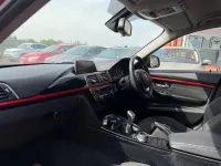 Begagnad BMW 318 Sport Line 2018 Röd Kombi