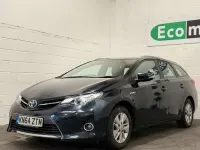 Used Toyota Auris Hybrid 136 HP (100 kW) 2014 Grey Estate