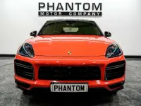 Used Porsche Cayenne Turbo 550 HP (404 kW) 2020 Orange SUV