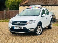 Used Dacia Sandero Lauréate 90 HP (66 kW) 2015 White Hatchback