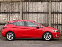 Used Vauxhall Astra SRi 110 HP (80 kW) 2016 Red Hatchback