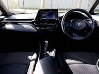 Used Toyota C-HR 122 HP (89 kW) 2022 Purple SUV