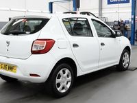 Begagnad Dacia Sandero Ambiance 2016 Vit Halvkombi