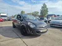 Usado Vauxhall Corsa Excite 100 HP (73 kW) 2014 Cinzento Citadino