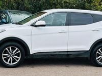 Used Hyundai Santa Fe SE 194 HP (142 kW) 2016 White SUV
