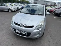 Used Hyundai i20 Comfort 101 HP (74 kW) 2009 Silver Hatchback
