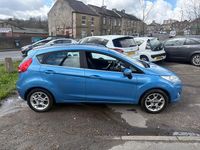Usado Ford Fiesta Zetec 82 HP (60 kW) 2012 Azul Citadino