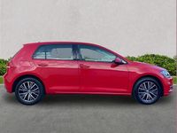Used VW Golf VII SE 125 HP (91 kW) 2018 Red Hatchback