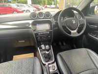 Used Suzuki Vitara SZ5 129 HP (94 kW) 2022 White Hatchback