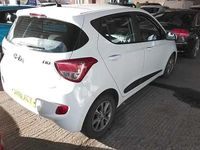Used Hyundai i10 Premium 66 HP (48 kW) 2016 White Hatchback