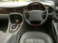 Used Jaguar XJ8 240 HP (176 kW) 2000 Sedan