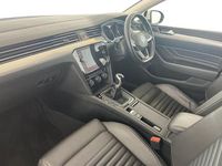 Used VW Passat SEL 150 HP (110 kW) 2020 White Sedan