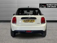 Usado Mini Cooper Classic 136 CV (100 kW) 2019 Blanco Utilitario