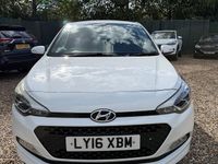 Used Hyundai i20 Edition 84 HP (61 kW) 2016 White Hatchback