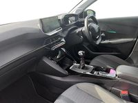 Used Peugeot 208 Allure+ 101 HP (74 kW) 2023 White Hatchback