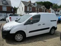 Used Citroën Berlingo 90 HP (66 kW) 2016 White MPV