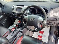 Used Toyota HiLux 171 HP (125 kW) 2013 Black Pickup