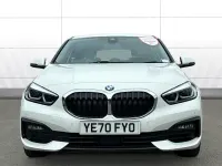 Usado BMW 118 Comfort Edition 140 CV (102 kW) 2020 Blanco Utilitario