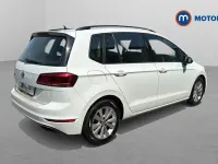 Używany VW Golf VII SE 131 KM (96 kW) 2018 Biały Hatchback