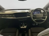 Begagnad Audi Q4 e-tron S-Line 125 kW (170 HK) 2023 Vit SUV