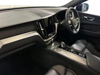 Used Volvo XC60 R-Design 194 HP (142 kW) 2021 White SUV