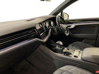 Used VW Touareg R-line 286 HP (210 kW) 2019 White SUV