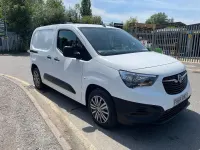 Used Vauxhall Combo Edition 100 HP (73 kW) 2019 White MPV