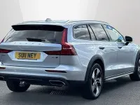 Used Volvo V60 CC 250 HP (183 kW) 2021 Estate