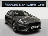 Usado Ford Focus ST-Line 120 HP (88 kW) 2018 Cinzento Citadino