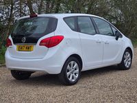 Second-hand Vauxhall Meriva 2017 Alb Monovolum