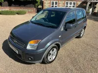 Used Ford Fusion Zetec 80 HP (58 kW) 2012 Blue Hatchback