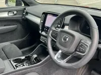 Usado Volvo XC40 Plus 197 HP (144 kW) 2025 Preto SUV
