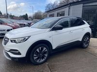 Used Vauxhall Grandland X SRi 130 HP (95 kW) 2020 White SUV