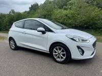 Begagnad Ford Fiesta Zetec 2018 Vit Halvkombi