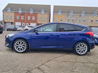 Usado Ford Focus Titanium X 125 HP (91 kW) 2017 Azul Citadino