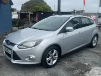 Begagnad Ford Focus Zetec 2012 Silver Halvkombi