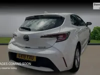 Used Toyota Corolla 122 HP (89 kW) 2019 White Hatchback