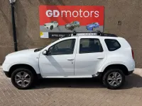Used Dacia Duster Lauréate 110 HP (80 kW) 2015 White SUV