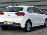 Used Kia Rio 84 HP (61 kW) 2021 White Hatchback