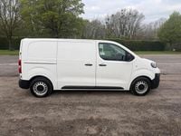 Used Peugeot e-Expert 100 kW (136 HP) 2021 White Van