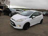 Used Ford Fiesta Zetec 95 HP (69 kW) 2011 White Hatchback