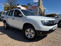 Used Dacia Duster Ambiance 110 HP (80 kW) 2015 White SUV