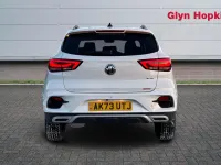 Używany MG ZS Exclusive 111 KM (81 kW) 2023 Biały Hatchback