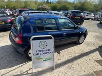 Used Renault Clio II Expression 2005 Blue Hatchback