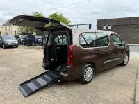 Used Vauxhall Combo Design Edition 110 HP (80 kW) 2020 Brown MPV