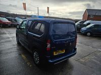 Used Vauxhall Combo Sportive 100 HP (73 kW) 2019 Blue Van
