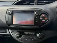Used Toyota Yaris 100 HP (73 kW) 2015 Red Hatchback