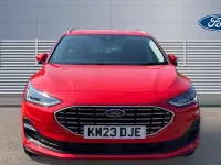Usado Ford Focus Titanium X 125 CV (91 kW) 2023 Rojo Familiar