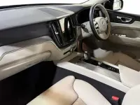 Second-hand Volvo XC60 Plus 247 CP (181 kW) 2025 Gri SUV
